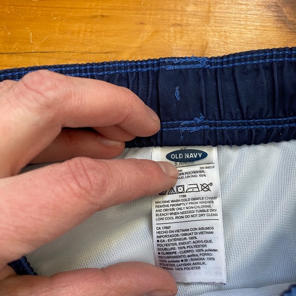 Pair of Old Navy Swim Trunks - 5T - Picture 4 of 11